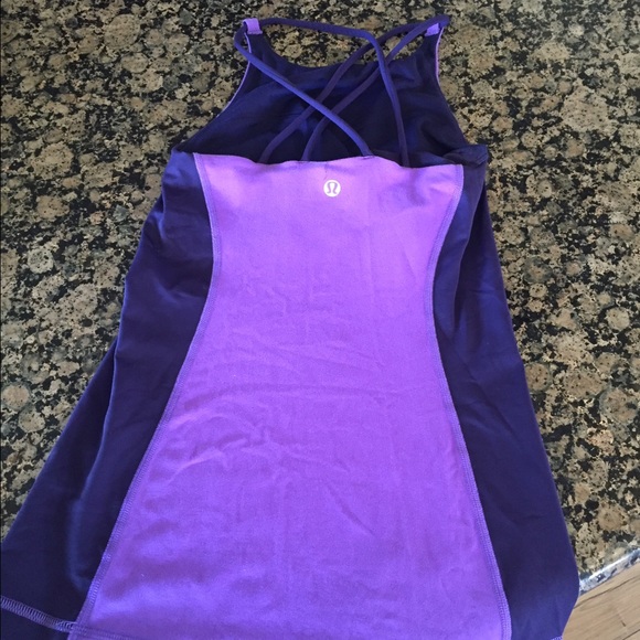 Lululemon free to be tank.