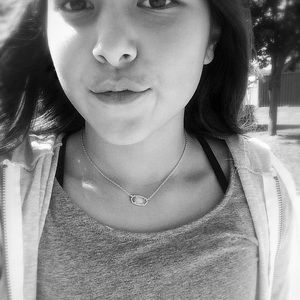 Meet your Posher, Ava