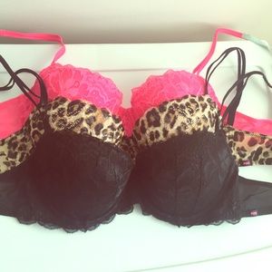 💕Victoria's Secret Date Bras 32C (3 bras) 💕