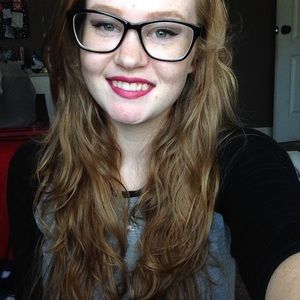 Meet your Posher, Abbie