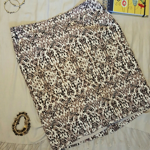 Merona pencil skirt 🌟 with pockets🌟