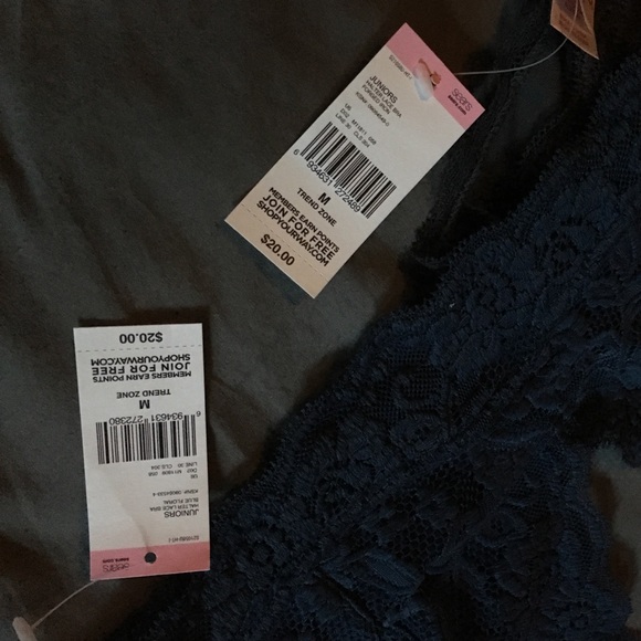 Lace bralettes - Picture 3 of 3