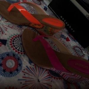 2 pairs of wedged sandles