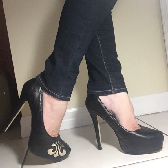 Like New Dereon Black & Gold Heels! SZ 8! - Picture 4 of 4