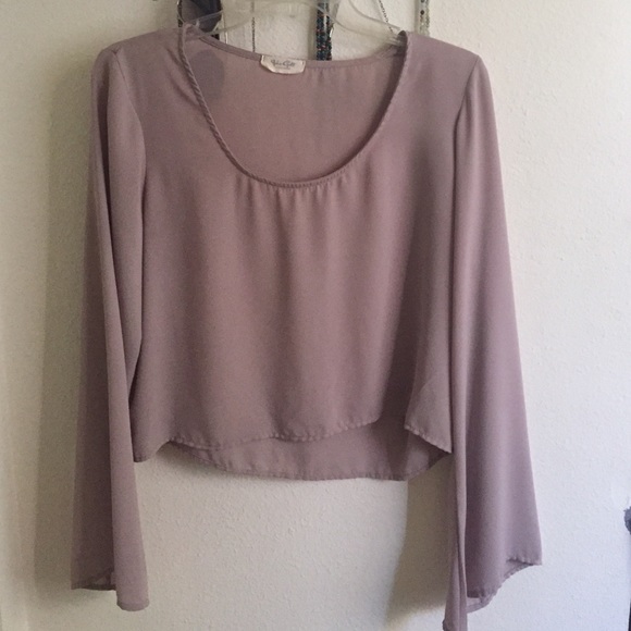 Brandy Melville Classy Semi-cropped loose shirt - Picture 1 of 3