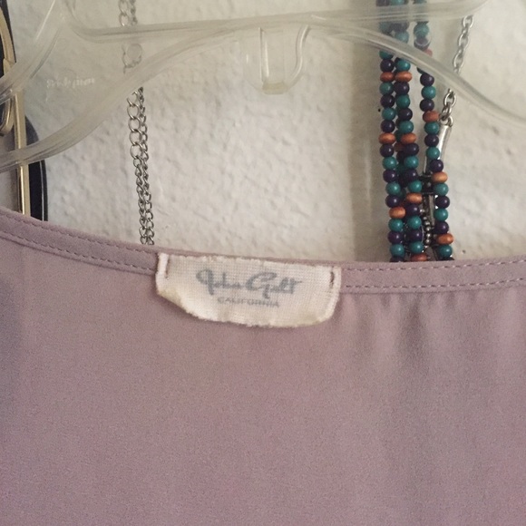 Brandy Melville Classy Semi-cropped loose shirt - Picture 2 of 3