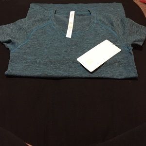 NEW WITH TAG- Lululemon Swiftly Tech SS Crew | 6