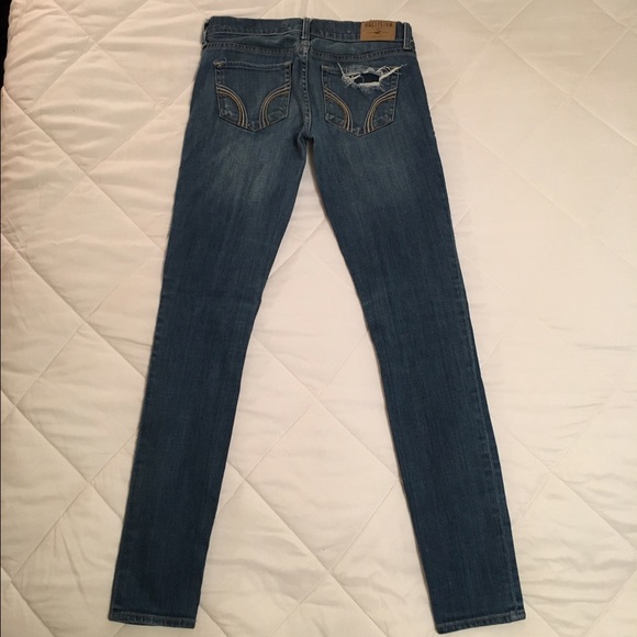 Hollister ripped skinny jeans - Picture 2 of 3