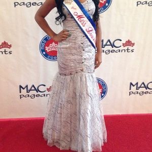 LONG SLIVER PROM DRESS