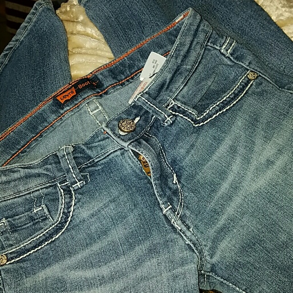 Levi jeans sz12 girls boot cut in gr8t shape!! - Picture 2 of 3