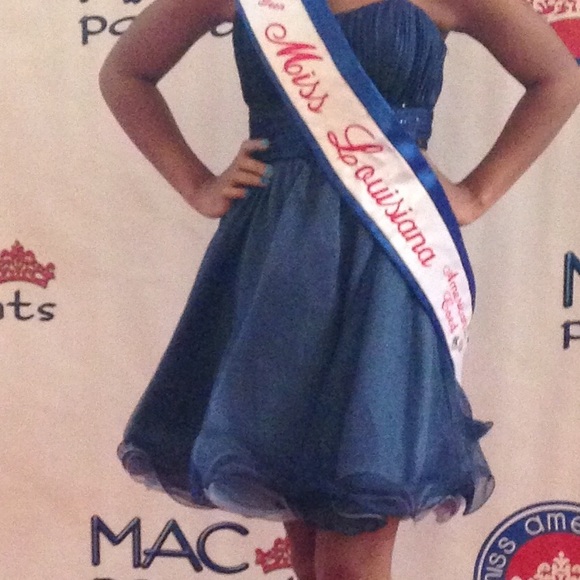Blue short dress