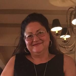 Meet your Posher, Mona