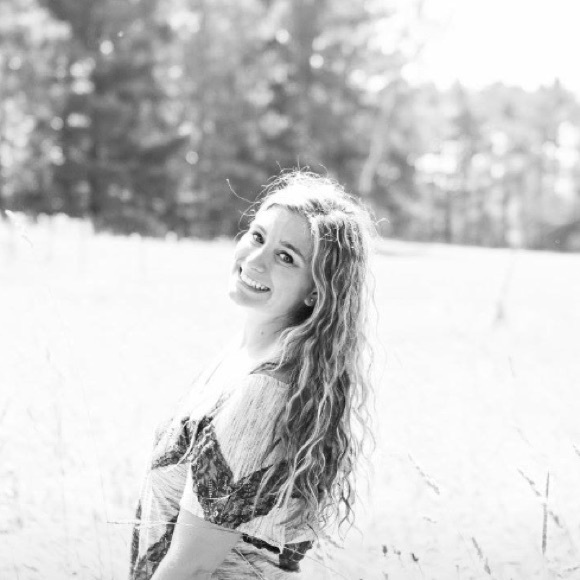 Meet your Posher, Alexis