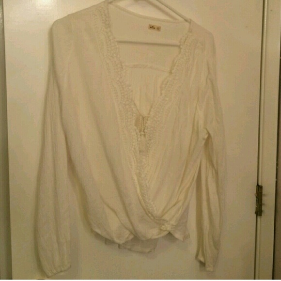 Hollister Tops - SALE! Hollister lace top