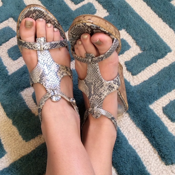 Rampage Shoes - 🔴Silver Snakeskin Wedges🔴REDUCED⬇️