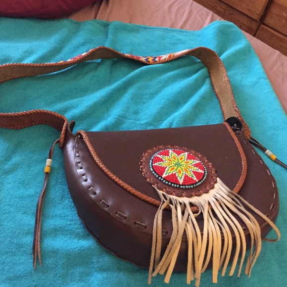 Handbags - ✂️✂️Native American inspired brown leather bag.