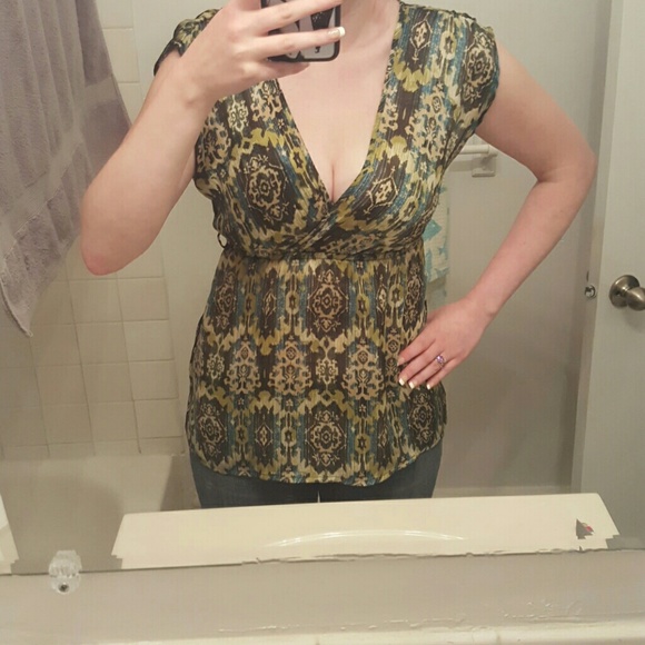 Green forever 21 v neck.