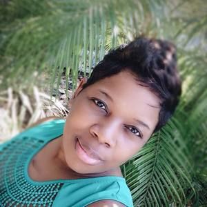 Meet your Posher, Raquel