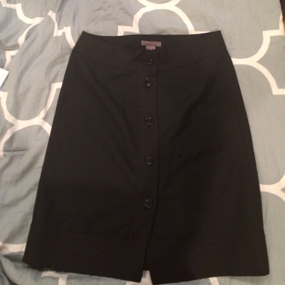Ann Taylor 4P black skirt. Nice button detail.