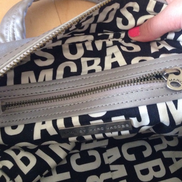 Silver Star Marc Jacobs Purse - Picture 2 of 4