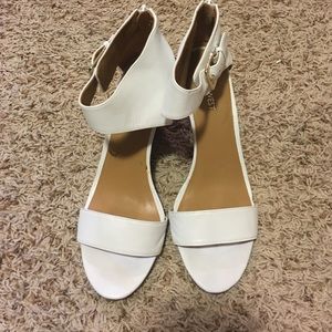 Nine West white wedges