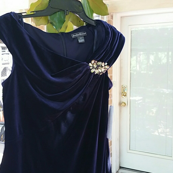 Jessica Howard velvety dress