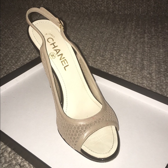 Price reduced! Excellent condition Chanel heels