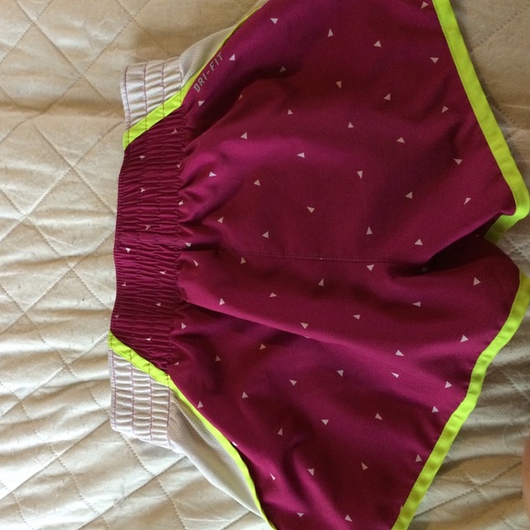Nike running shorts - Picture 3 of 3
