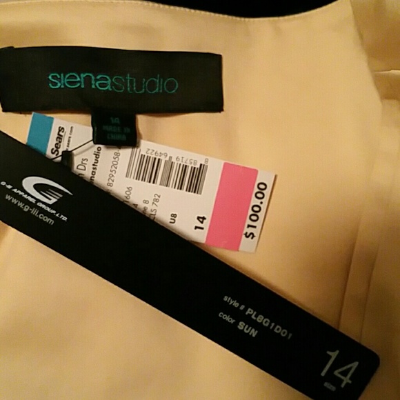 Pretty pretty dress - Picture 3 of 3