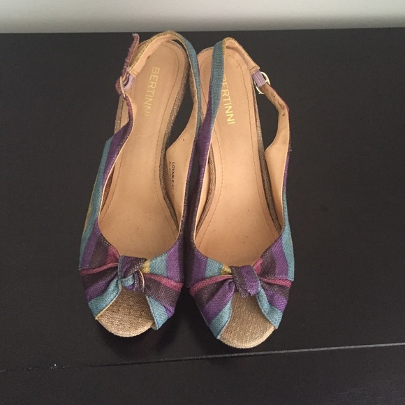 Sandals - Picture 2 of 3