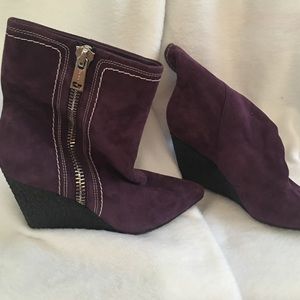 👠SALE Bebe zip up purple platform booties