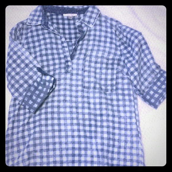 Boutique blue and white checkered pocket top NWOT