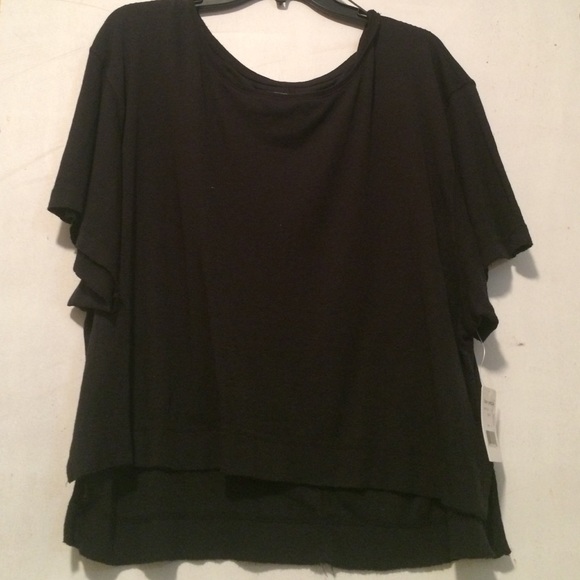 Black hi lo top