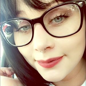 Meet your Posher, Stefanie