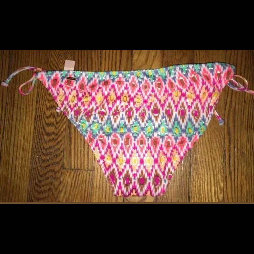 The teeny bikini bottom (white ground ikat foil) - Picture 5 of 5