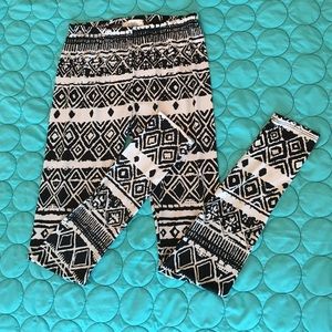 Tribal black and white leggings