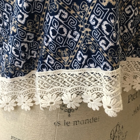 NWOT "Shorelines" crochet-hem patterned top - Picture 2 of 3