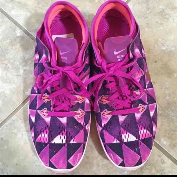 *SOLD* Nike Free Fit TR 5.0 - Picture 2 of 3