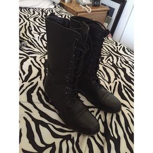 Black combat boots! 🕷