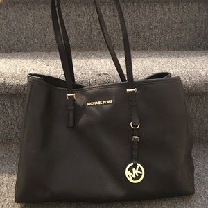 Michael Kors jet set travel bag
