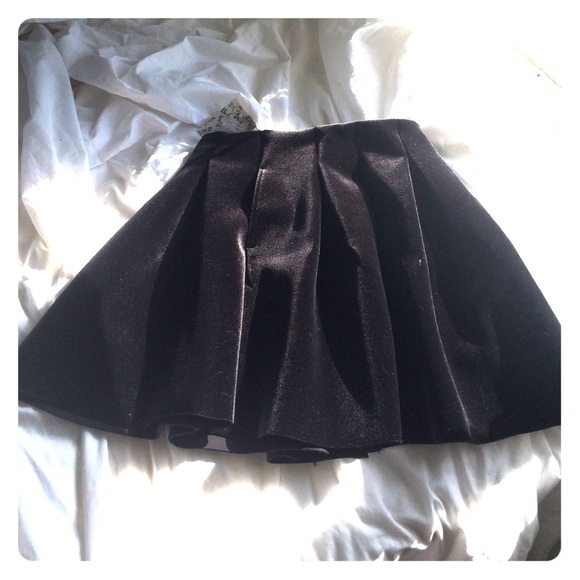 Lauren Conrad black velvet pleated skirt