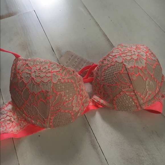 SOLD Lace H&M push up bra - Picture 1 of 3