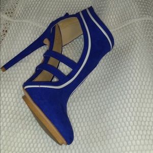 Gwen Stephanie heels