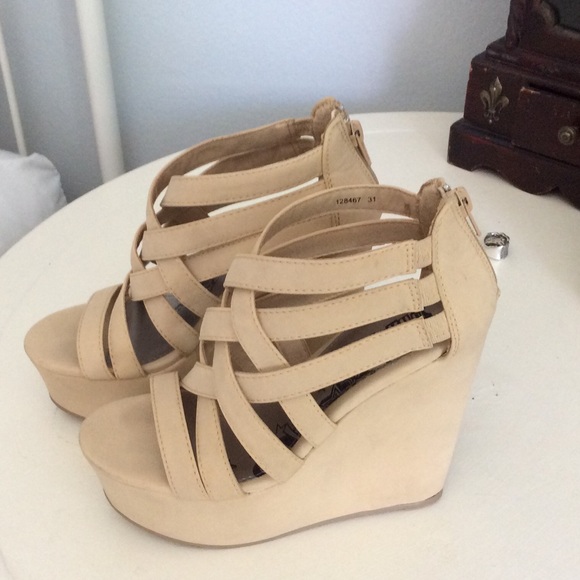 Open toe plattForm wedges size 6 ...preloved