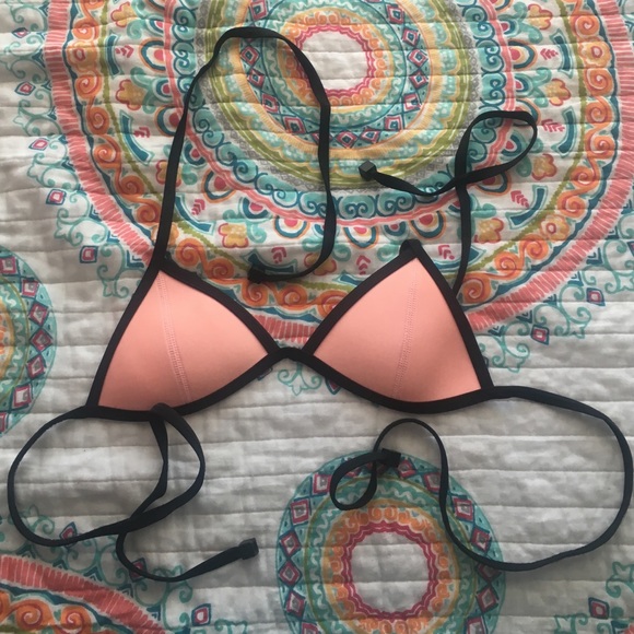 AUTHENTIC TRIANGL TOP XXS