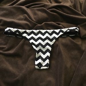 chevron/black reversible bikini bottom