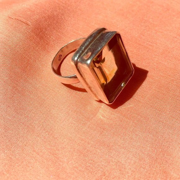 ☀️SALE☀️Quartz & Sterling Silver Ring