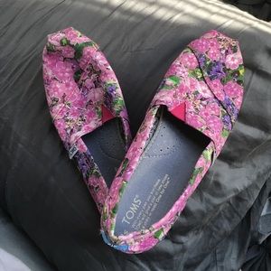 TOMS floral slip ons