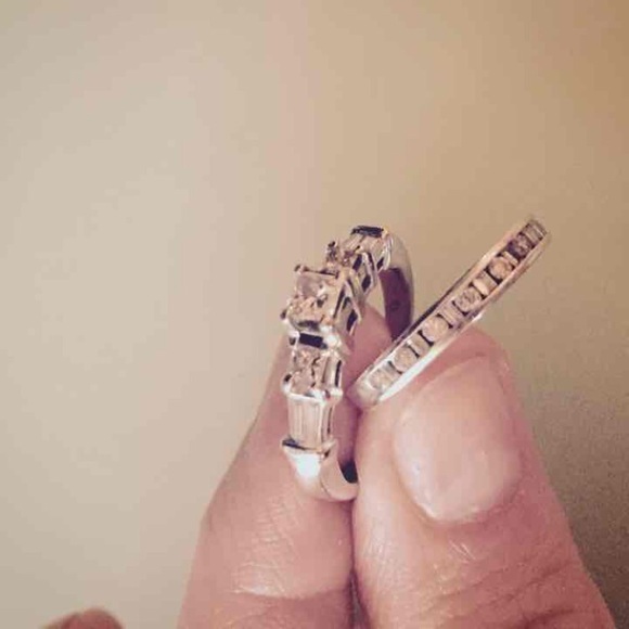 Diamond wedding/engagement ring set