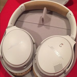 Bose SoundLink II Over Ear Wireless Headphones